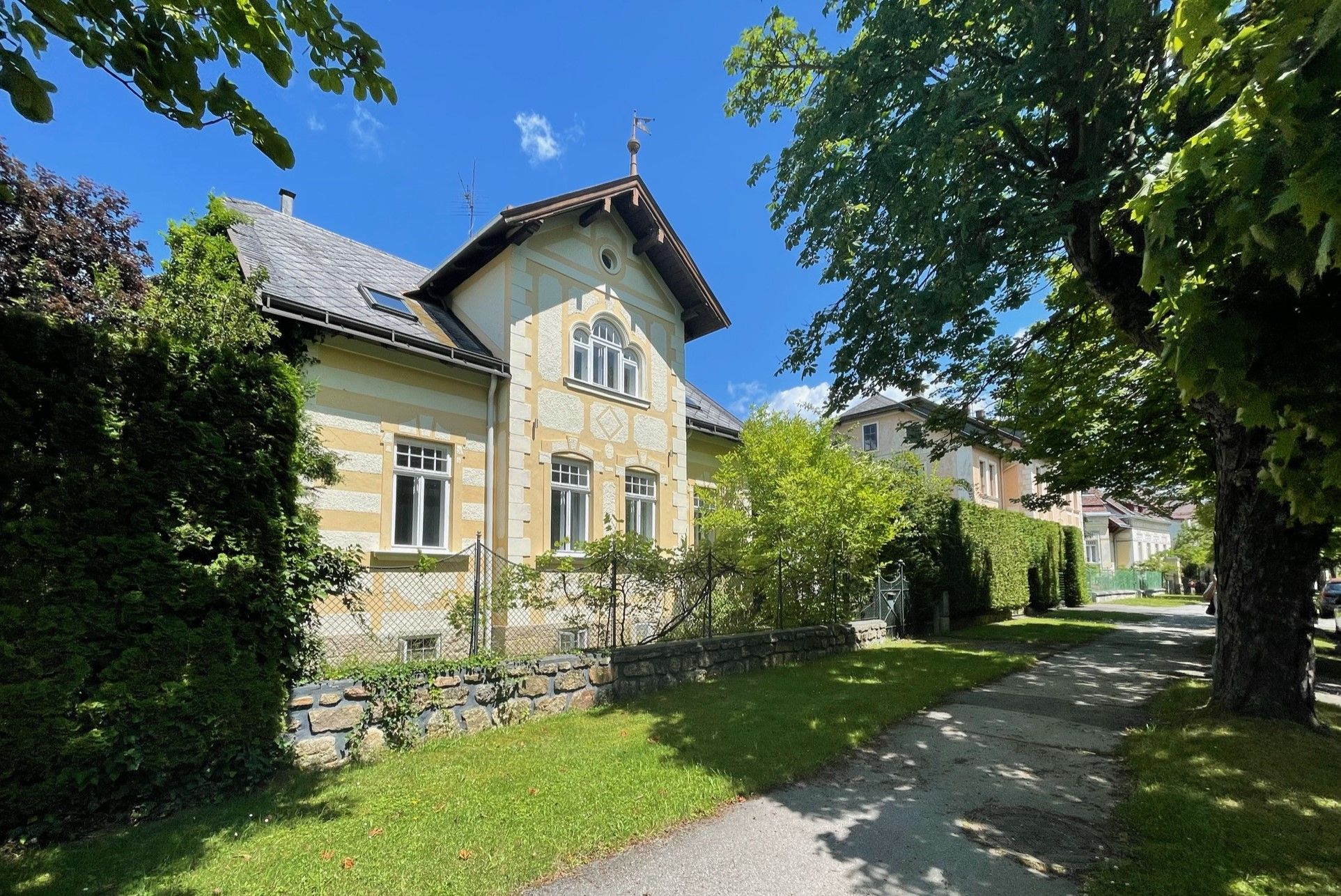 Straßenansicht