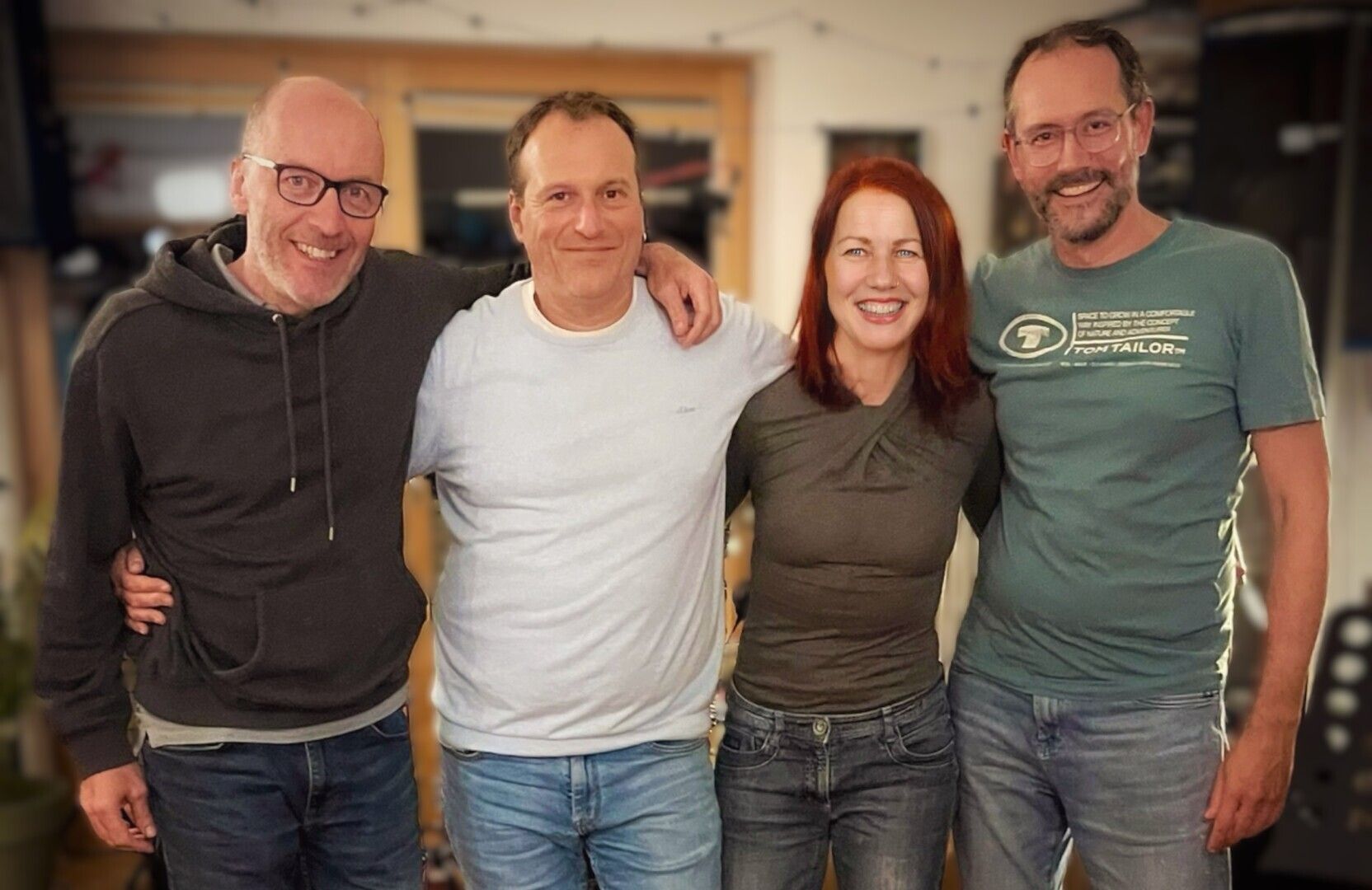 Eine Gruppe von Menschen, die für ein Foto posiert