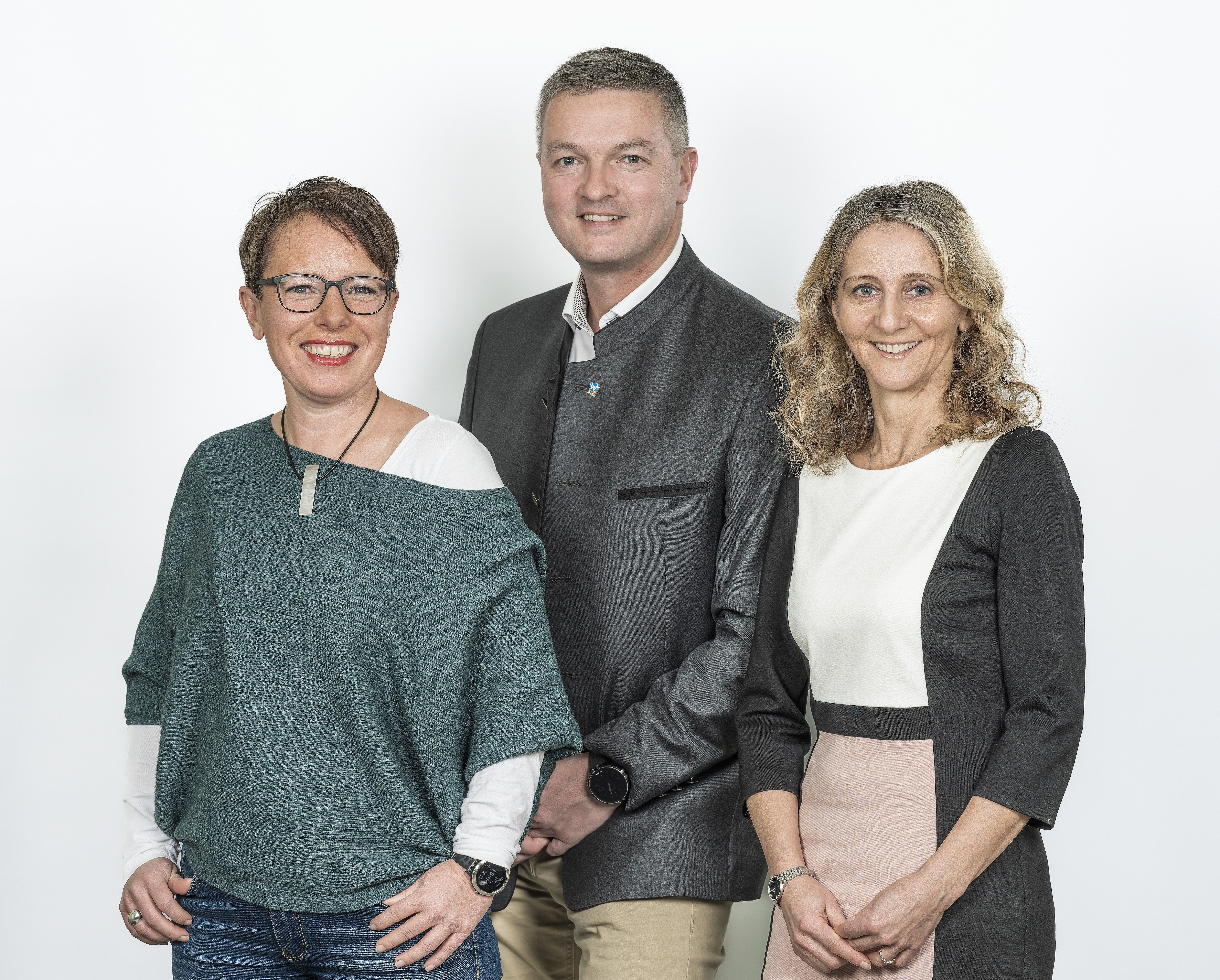 Das Team vom Tourismus-Service Weitra: von links nach rechts Saskia Kaas, Stadtrat Joachim Fischer, Alexandra Kaufmann