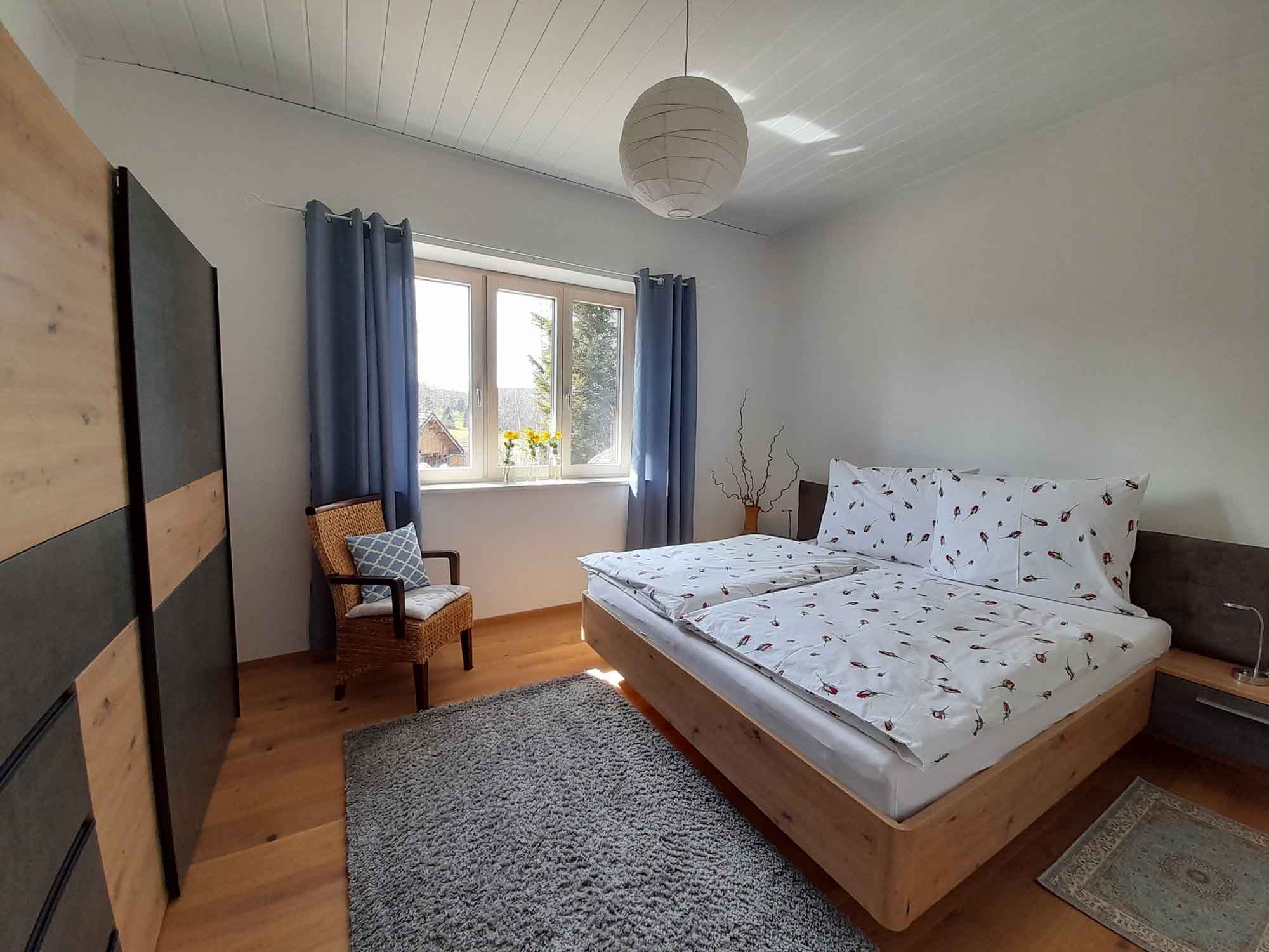 Schlafzimmer 1