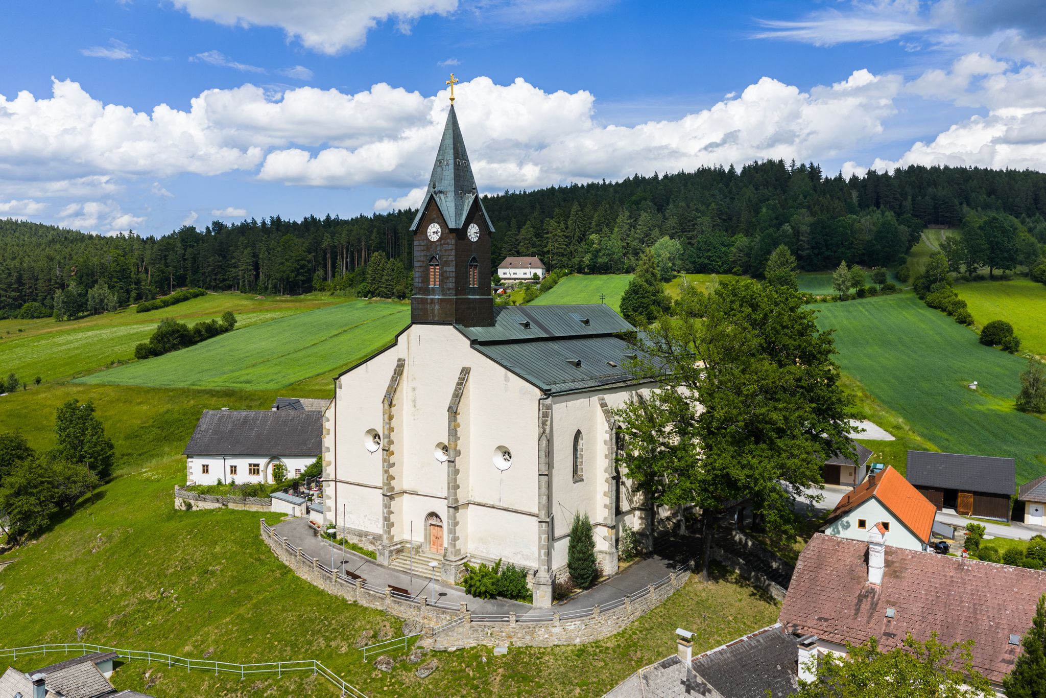 Luftaufnahme der Wallfahrtskirche St.Wolfgang
